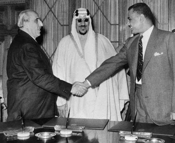 الملك سعود والرئيس الراحل جمال عبد الناصر