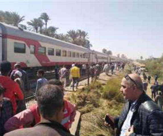 وزير البترول: تحريك «ونش بتروجيت» حمولة 220 طن لرفع آثار حادث قطارى سوهاج