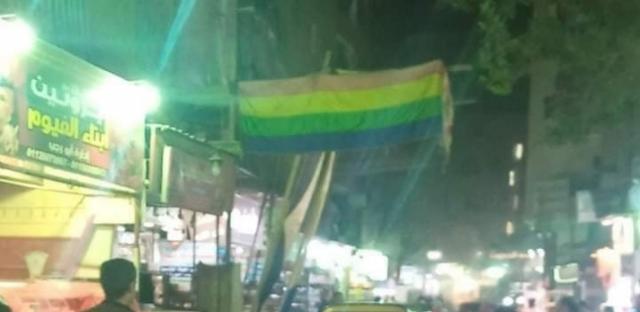 شعار المثليين معلق في شوارع الجيزة 