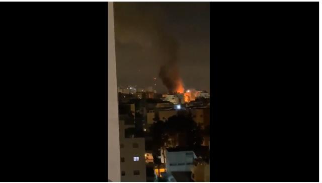 حريق ضخم في مبني في تل ابيب