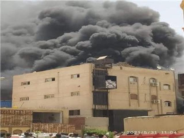 حريق هائل بمنصنع فوم في مدينة العاشر