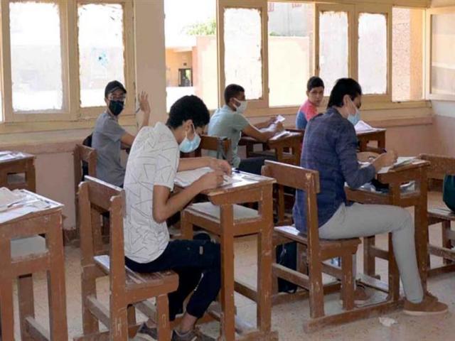 غضب طلاب الثانوية بعد امتحان