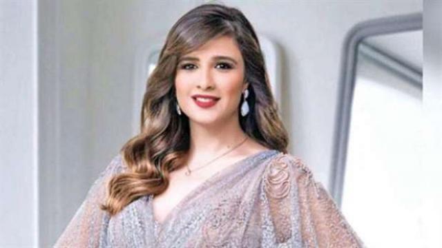 الفنانة ياسمين عبد العزيز