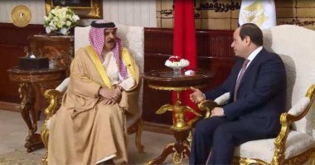 الرئيس عبد الفتاح السيسي والعاهل البحريني الملك حمد بن عيسى - أرشيفية