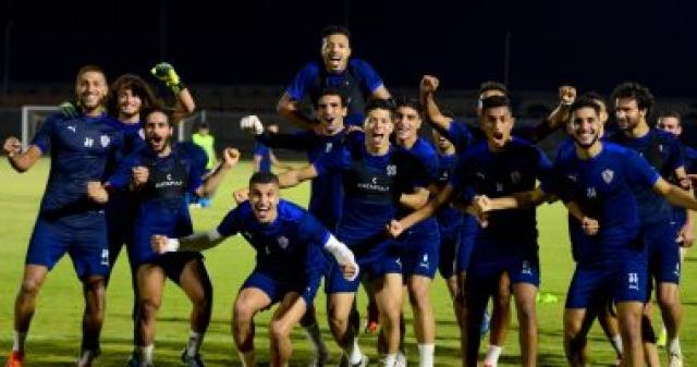 احتفالات الفريق الفائز في تدريب الزمالك