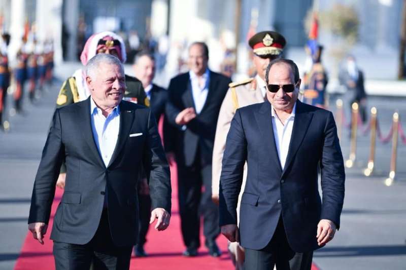 الرئيس السيسى يودع ملك الأردن بمطار العلمين