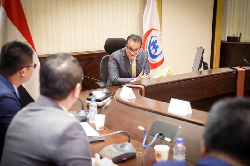 وزير الصحة يبحث مع وفد شركة هواوي آليات التحول الرقمي في الرعاية الصحية