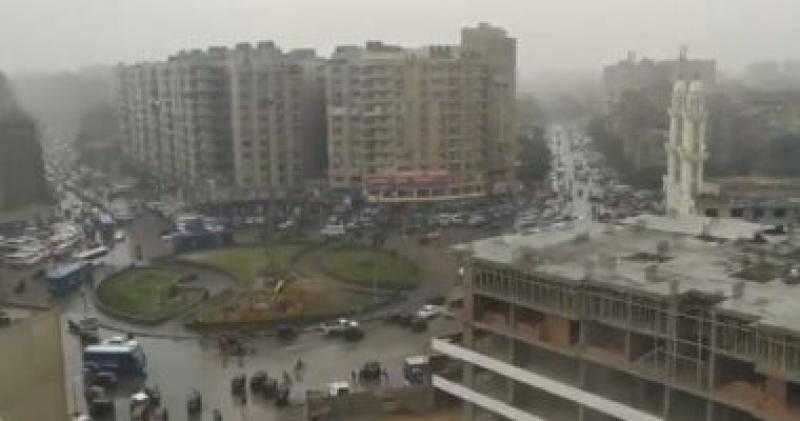 أمطار متوسطه على مناطق متفرقه بالقاهره الكبرى