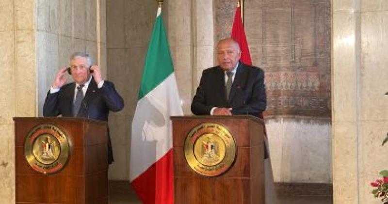 شكرى : بحثت مع وزير خارجيه ايطاليا الوضع فى ليبيا والشرق الأوسط