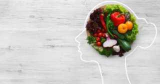عناصر غذائية تعمل على تعزيز صحة الدماغ وتؤخر الشيخوخة