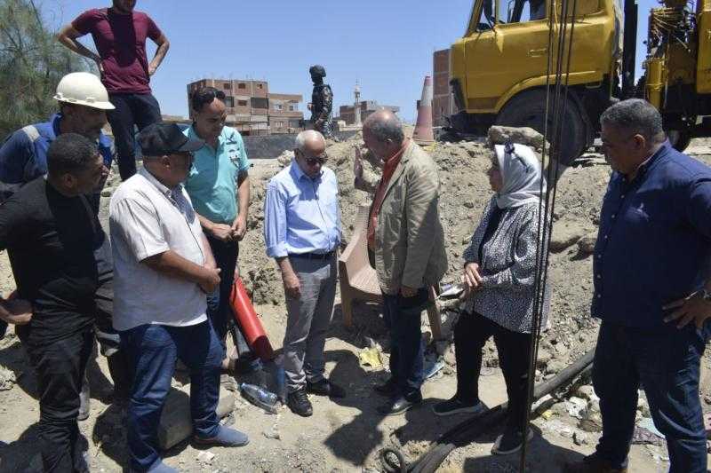 محافظ بورسعيد يقوم بجولة تفقدية للوقوف على آخر مستجدات الأعمال الجارية في محطة مياه الرسوة بالمحافظة
