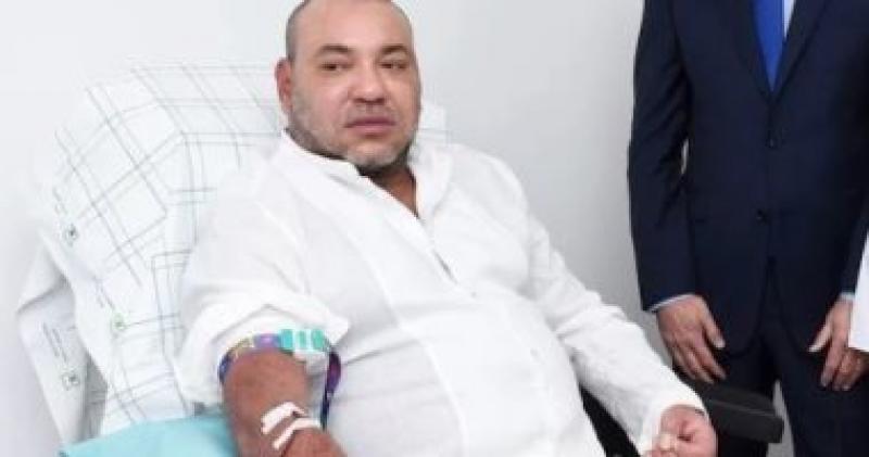 الملك محمد السادس يتبرع بالدم 