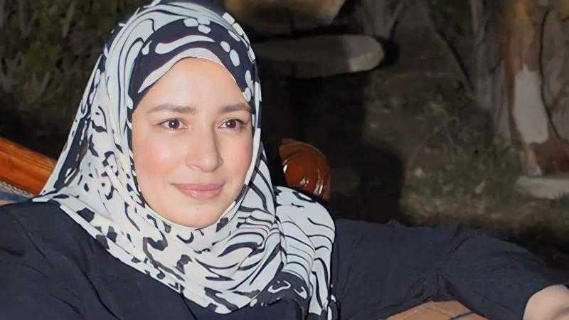 هل إعتزلت عبله كامل الفن..أشرف زكي يرد