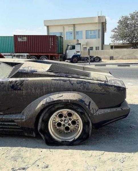 سيارة فقيره وحيدة ..تم العثور عليها في دبي