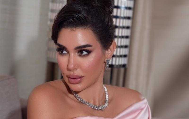 بروب الاستحمام... ياسمين صبري تثير الجدل