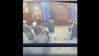 شاب يطعن 4 مصلين داخل مسجد بالأردن.