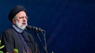 صلوات من أجل الرئيس الإيرانى بعد تحطم طائرته
