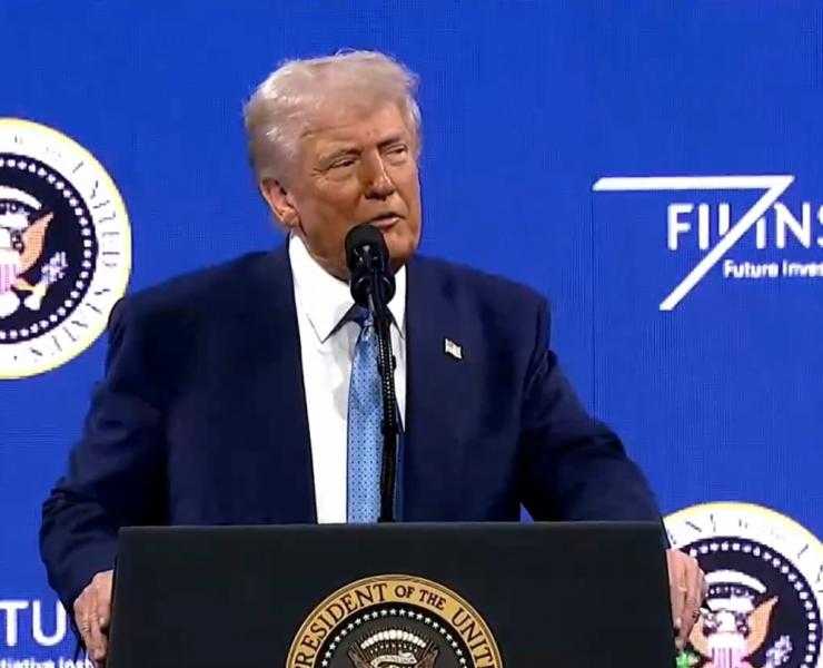 أسرار بطاقة ترامب الذهبية.. هل يبيع جنسية أمريكا أم يجذب أثرياء العالم؟