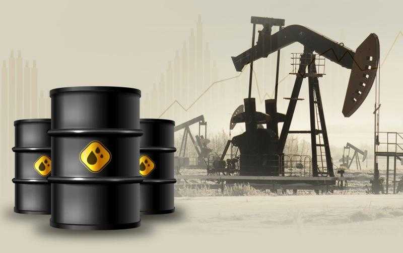 خبير اقتصادي: تراجع أسعار النفط مؤشر إيجابي لهذا السبب