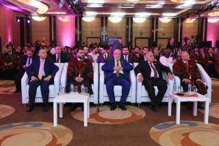 لأول مرة.. جامعة الشرق الأوسط الأردنية تحتفل بتخريج طلابها المصريين في القاهرة