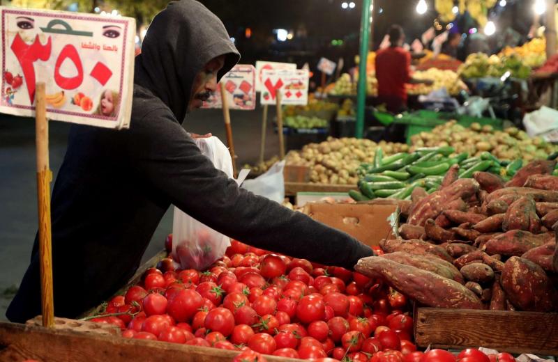 خبير اقتصادي يكشف أسباب تراجع التضخم في مصر