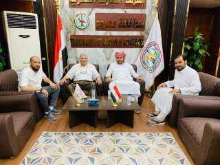 «تجارية مطروح» تستقبل رئيسها السابق تعزيزا لجسور التواصل مع رموزها