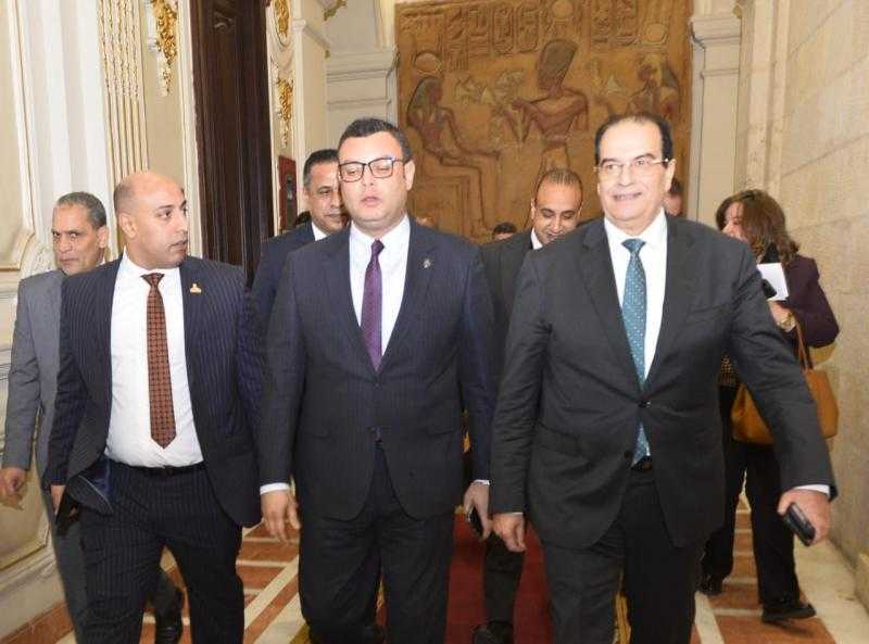 النائب محمد ثابت يطالب وزير الإسكان بحل مشاكل الصرف الصحي و تنفيذ مشروعات حياة كريمة بسوهاج