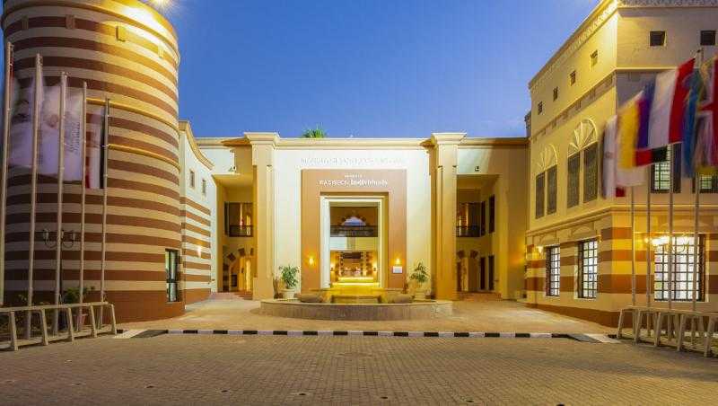 راديسون بورت غالب يحتفل بالموسم الجديد بتكريم العاملين بالفندق