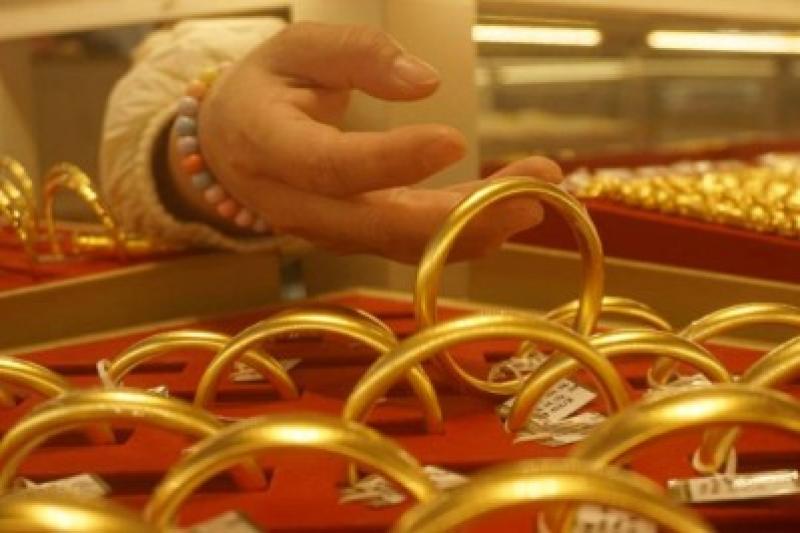 ”شبكة رؤية” تكشف تاثير شن ضربة عسكرية ضد غيران على سعر الذهب