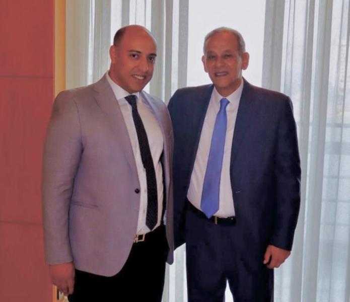 النائب محمد مكي يهنئ محمد انور السادات باختياره نائبا للمجلس القومي لحقوق الإنسان