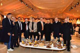 عجلان القابضة تنظم حفل سحورها السنوي بمشاركة نجوم المجتمع والسياسة عجلان القابضة تنظم حفل سحورها السنوي بمشاركة نجوم المجتمع والسياسة