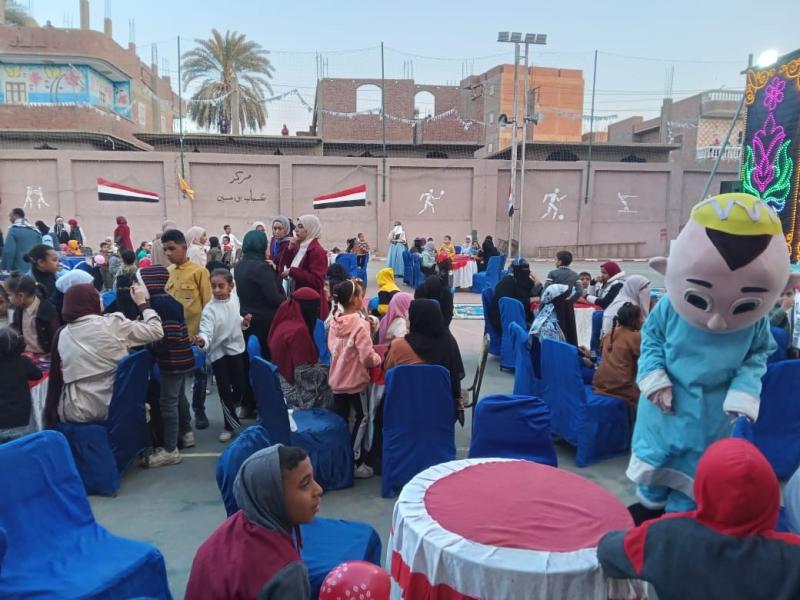 ”مركز شباب بني حسين” ينظم إفطار جماعي بمركز التخاطب وتنمية المهارات | صور