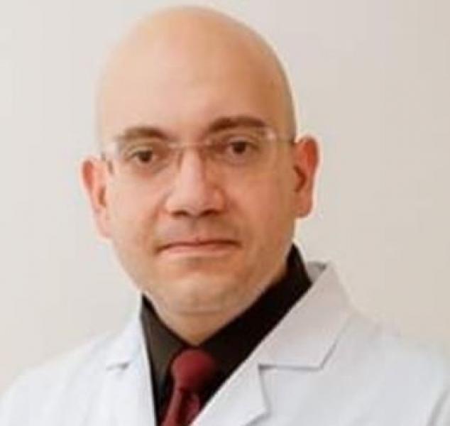 شكر وتقدير للدكتور أحمد صلاح صبره استشاري الجهاز الهضمي وزراعة الكبد والمناظير